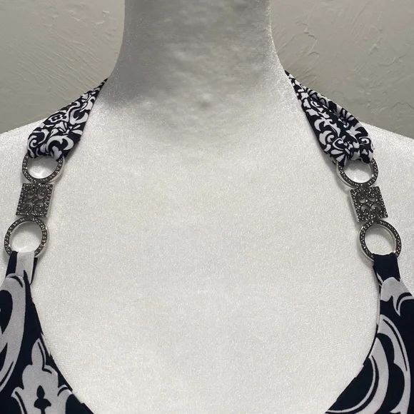 White House Black Market - Picture 3 of 3